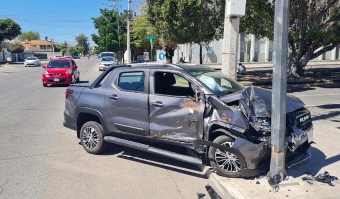 Aumentan choques contra postes y letreros en Hermosillo