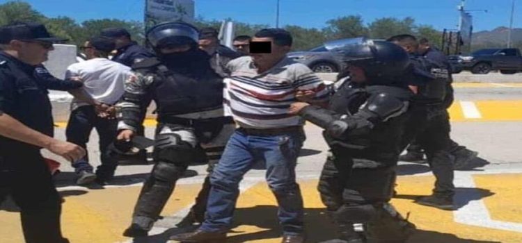 Detienen a 4 manifestantes en caseta de cobro al norte de Hermosillo