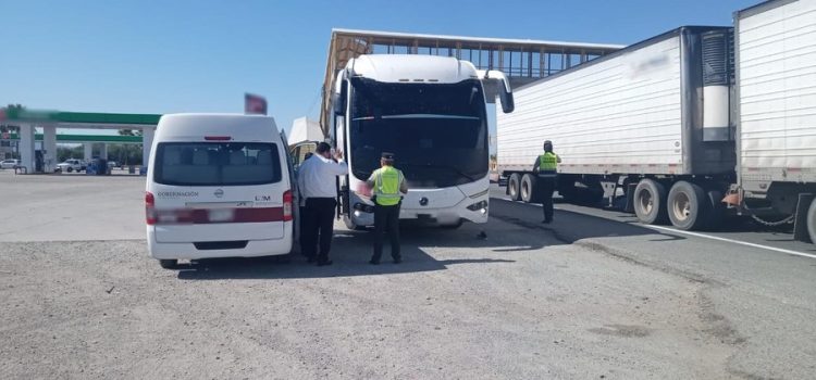 Detienen camiones con más de 500 migrantes en la carretera Hermosillo-Nogales